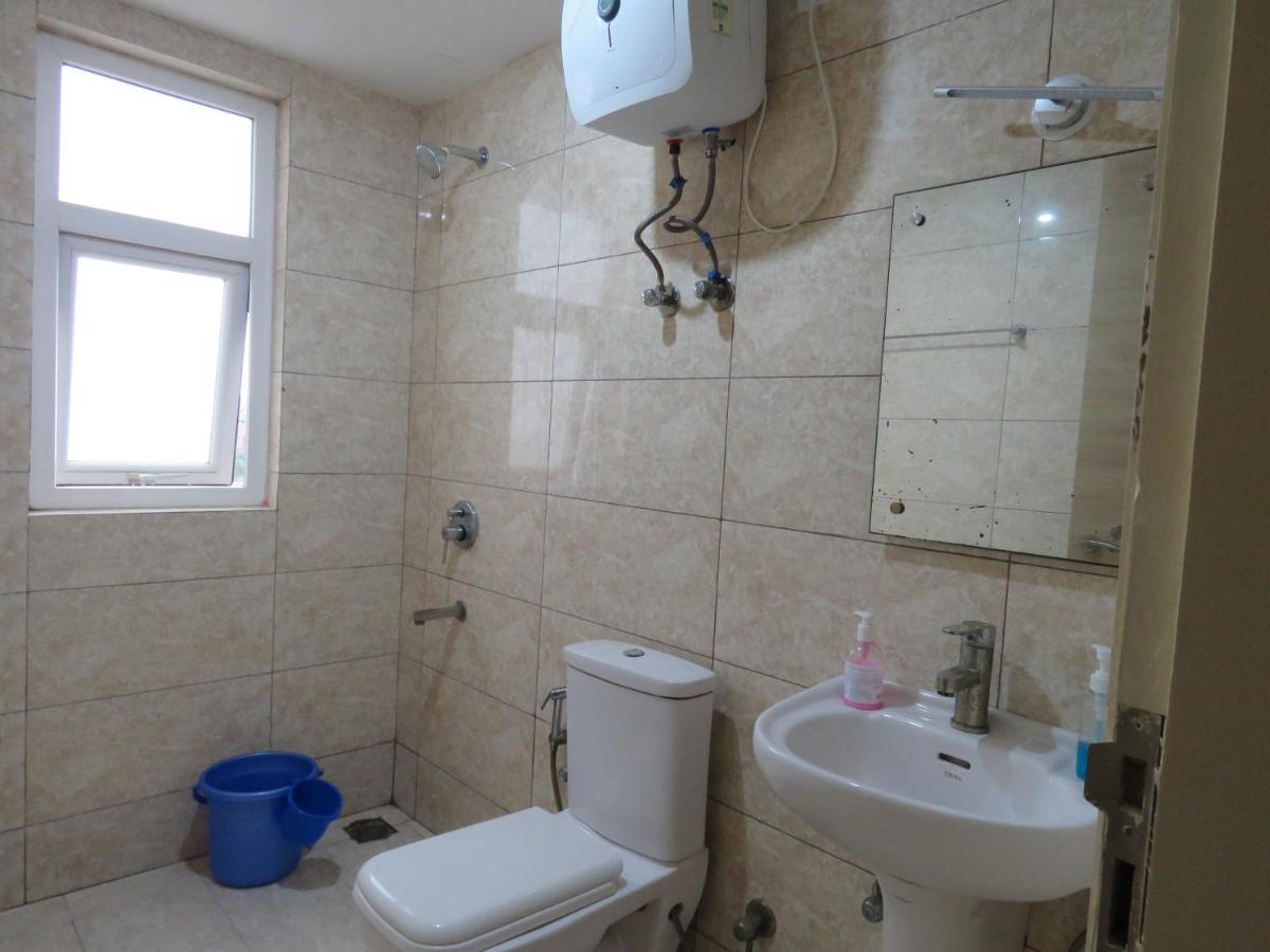 - Place To Near Prem Mandir , Iskcon , Banke Bihari ,premanand Maharaj Ashram * Vrindavan