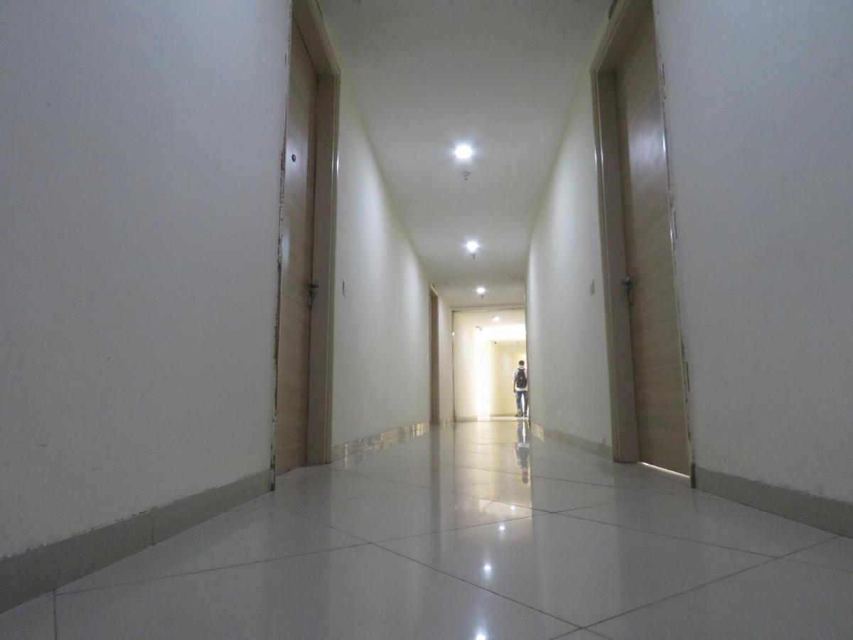 - Place To Near Prem Mandir , Iskcon , Banke Bihari ,premanand Maharaj Ashram Apartment
